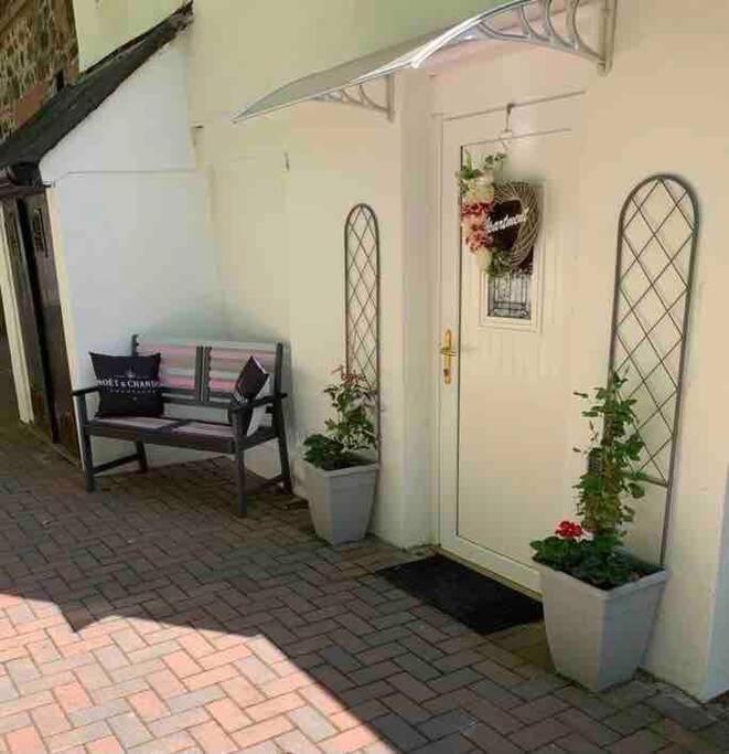 Chandlers Apartment Ascog Exterior foto